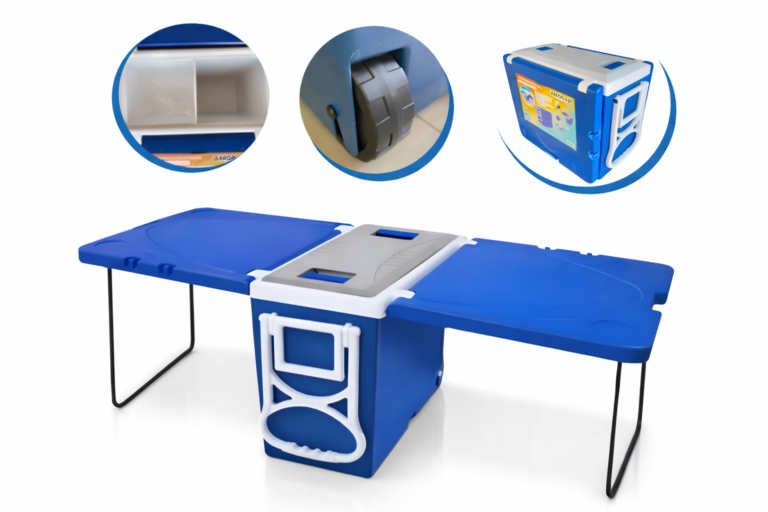 Mesa térmica portátil azul com Cooler Multifuncional central e abas laterais dobráveis, ideal para camping, praia e lazer ao ar livre.